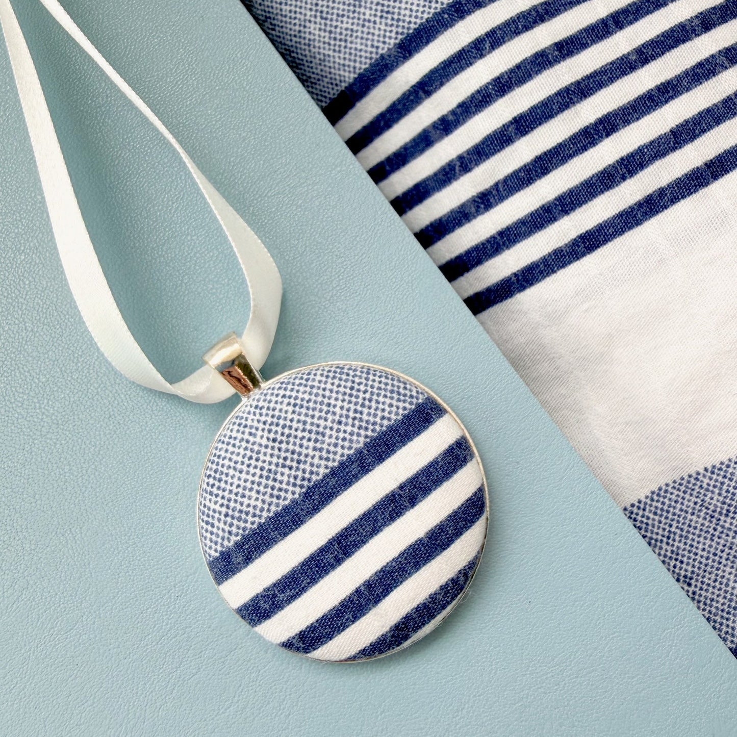 Mums stripy top memory keepsake thread on a ribbon