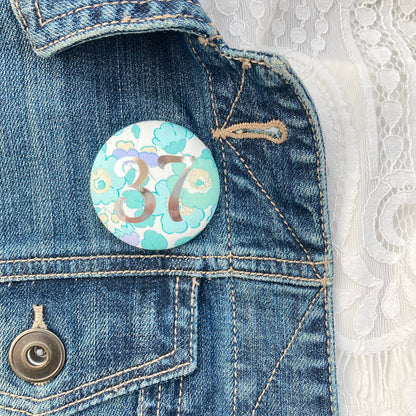 Happy Birthday Pin - Green Betsy Floral